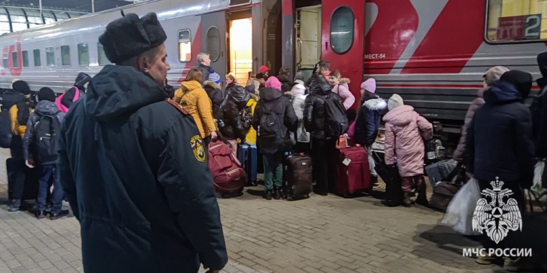 Сотрудники МЧС России встретили  детей из ДНР